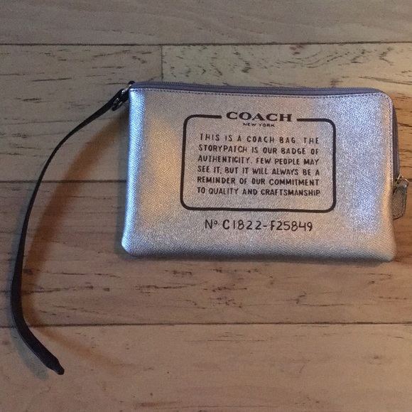 Coach Handbags - Coach Clutch